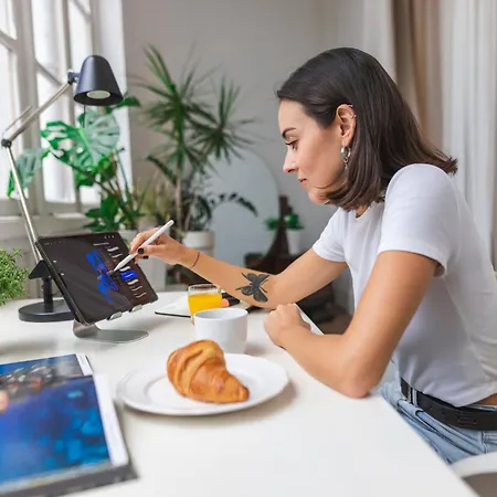 Singularstays Ms Rogers Valensiya